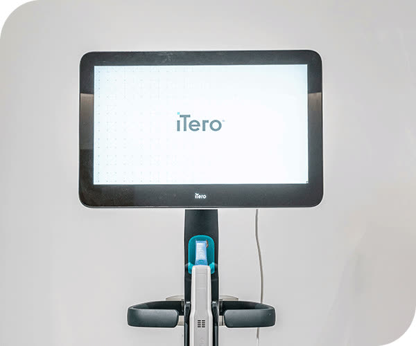 Intraoral scanner